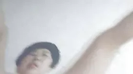 被一个不停地尖叫的妓女操屁股