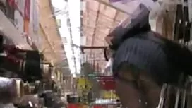 女学生寻求她的老师的公鸡批准三个月